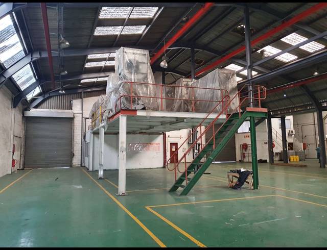 1,220M² FACTORY TO LET IN BLACKHEATH INDUSTRIAL
